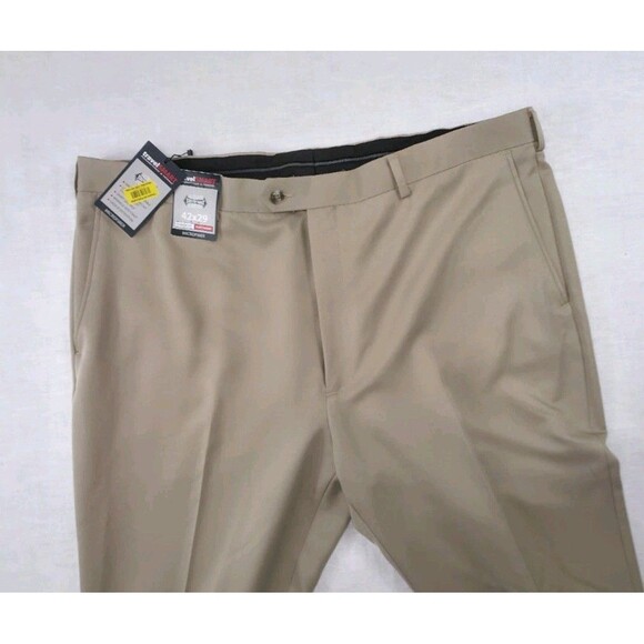 Roundtree Yorke Mens New Travel Smart Pants Khakis Waist 42 X 29 Inseam Khaki - Picture 1 of 5